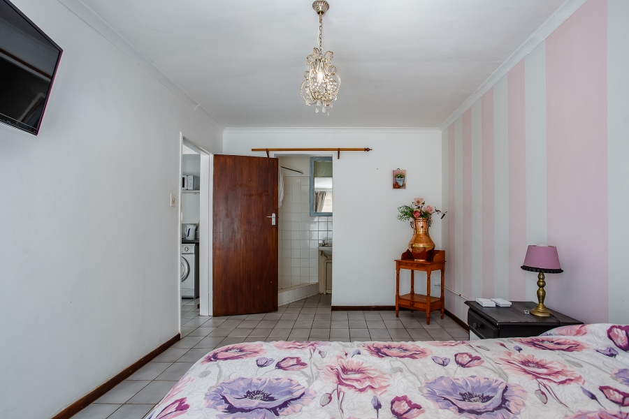 To Let 6 Bedroom Property for Rent in Groenvlei Western Cape